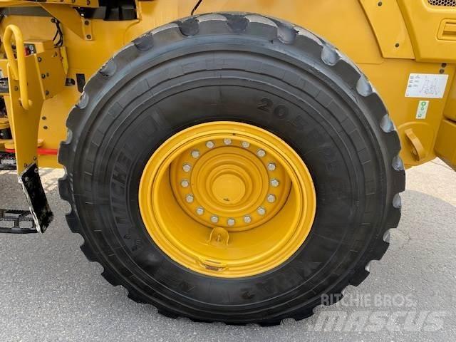 CAT 938M Iekrāvēji uz riteņiem