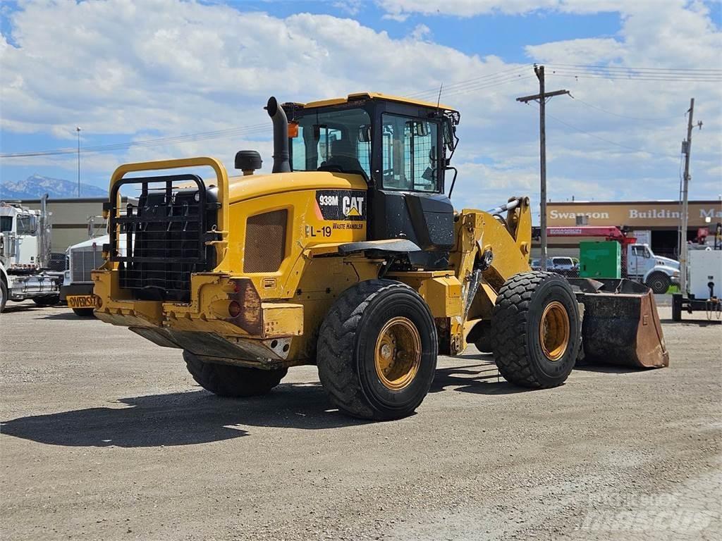 CAT 938M Iekrāvēji uz riteņiem