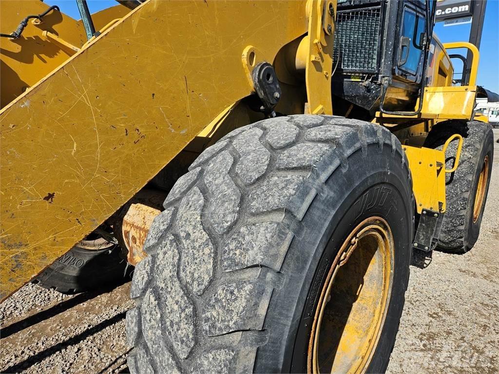 CAT 938M Iekrāvēji uz riteņiem