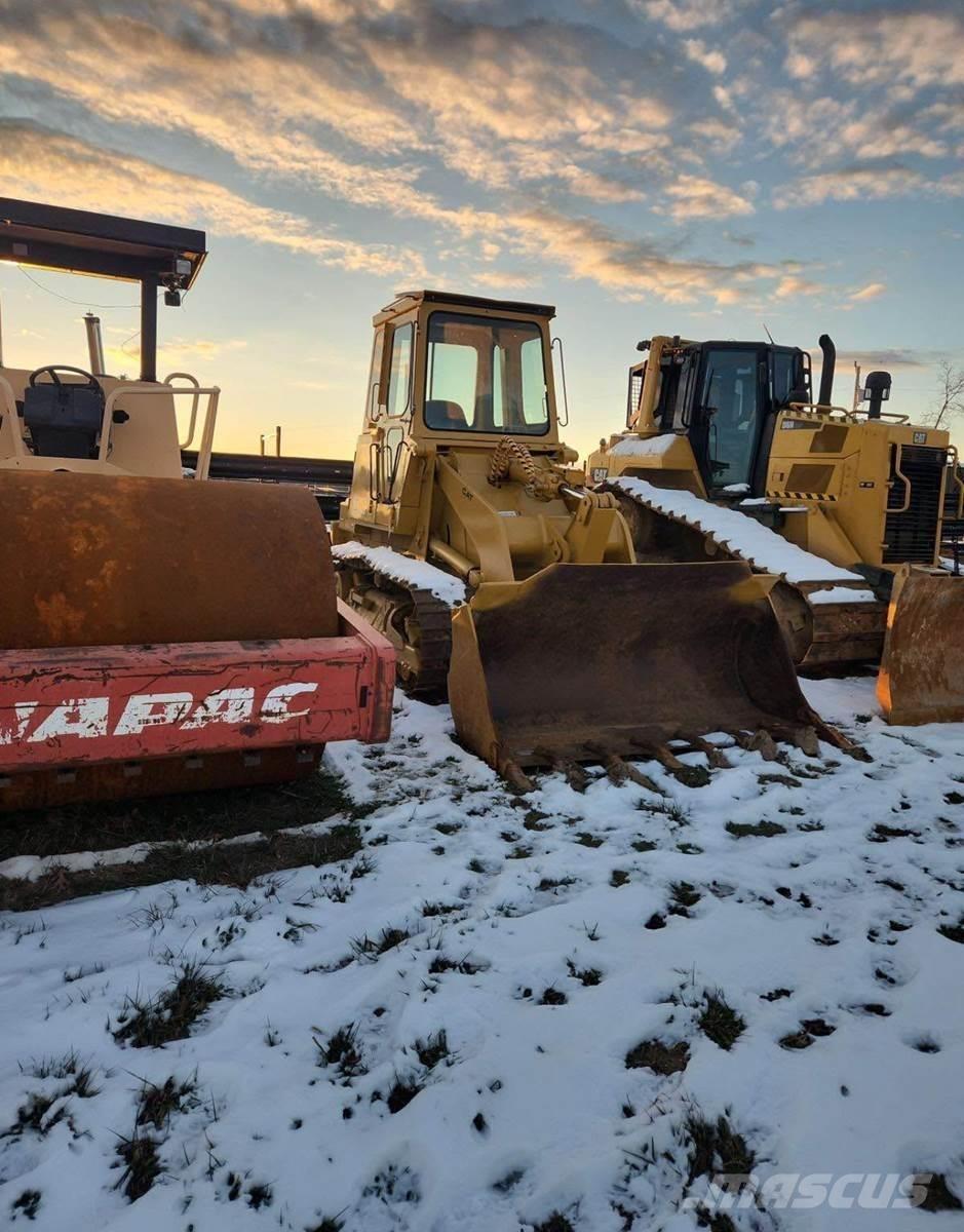 CAT 943 Kāpurķēžu iekrāvēji