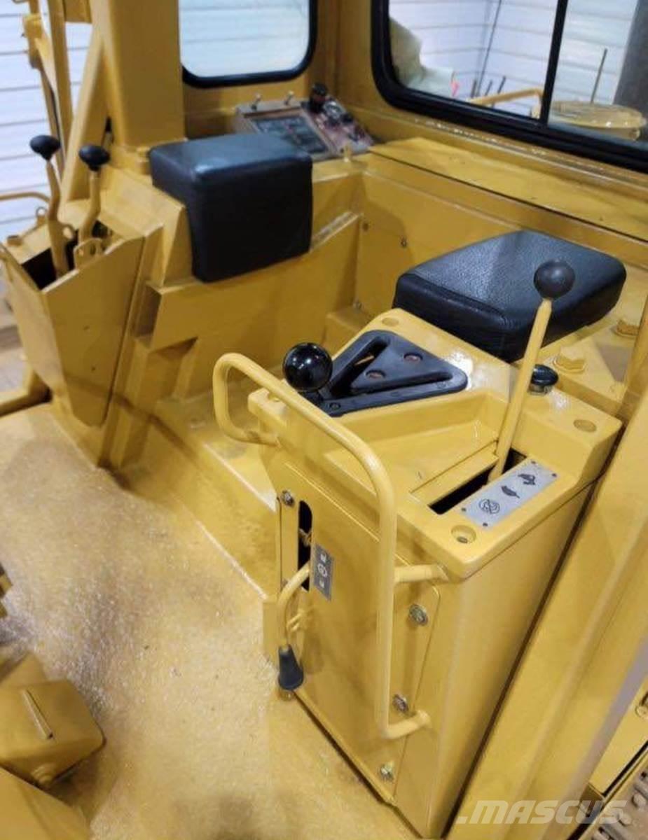 CAT 943 Kāpurķēžu iekrāvēji