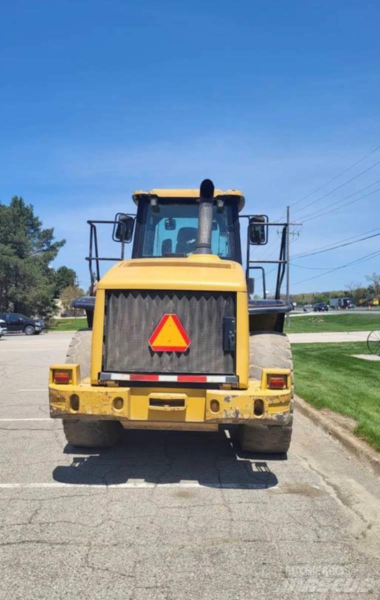 CAT 950H Iekrāvēji uz riteņiem