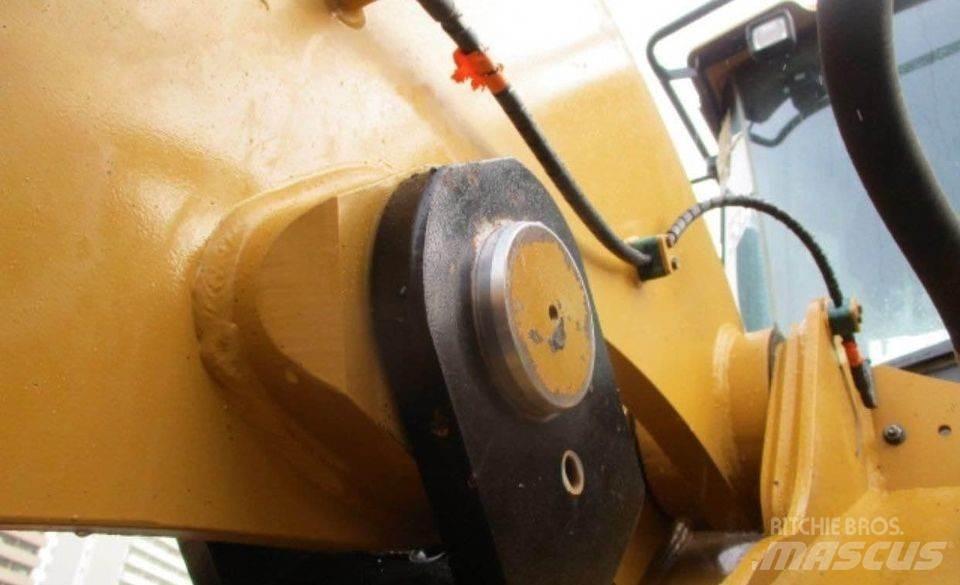 CAT 950K Iekrāvēji uz riteņiem