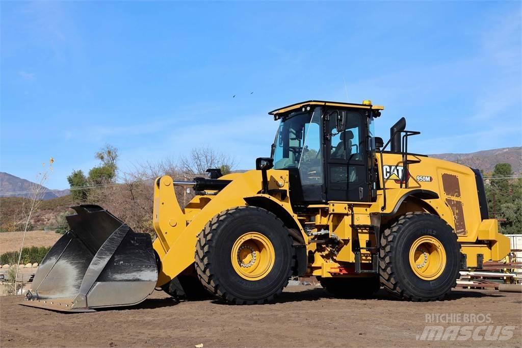 CAT 950M Iekrāvēji uz riteņiem