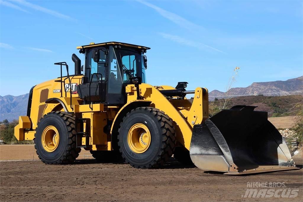 CAT 950M Iekrāvēji uz riteņiem