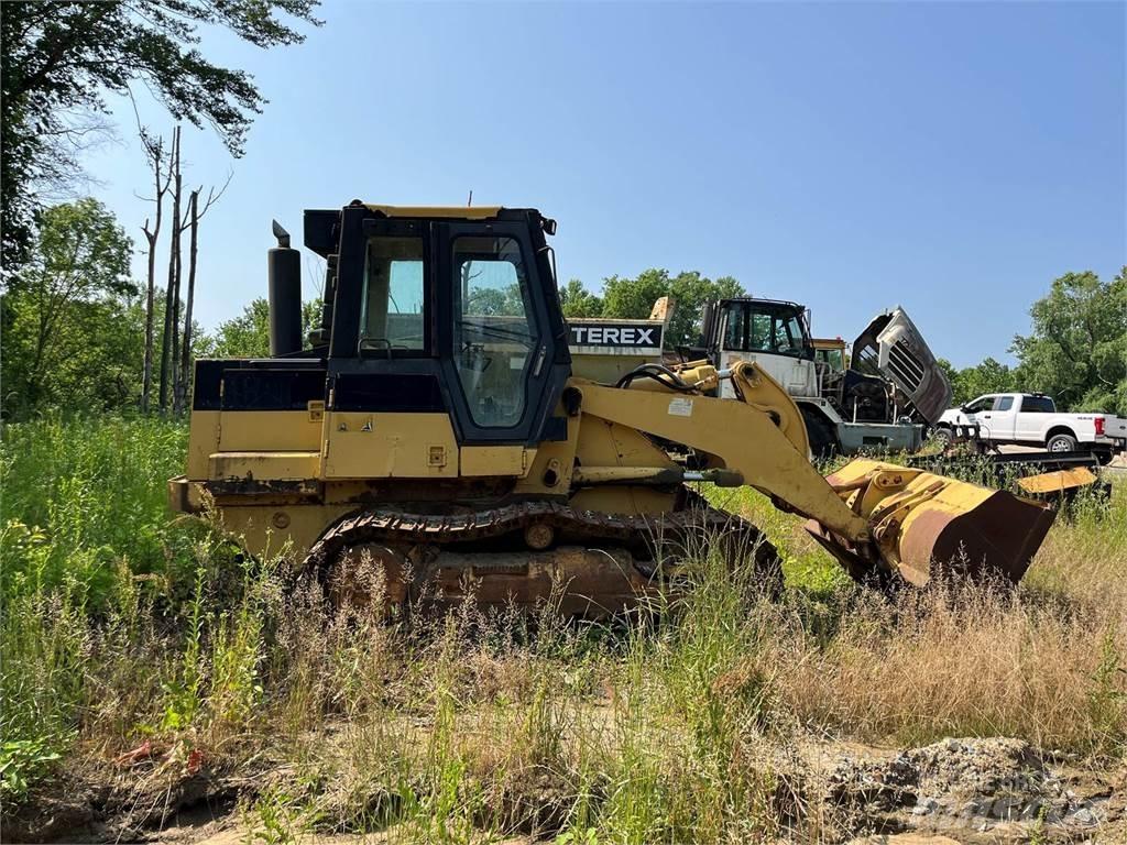 CAT 953C Kāpurķēžu iekrāvēji