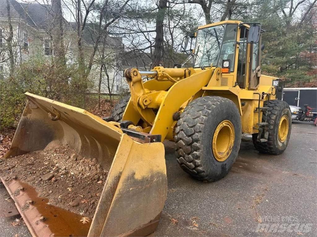 CAT 960F Iekrāvēji uz riteņiem