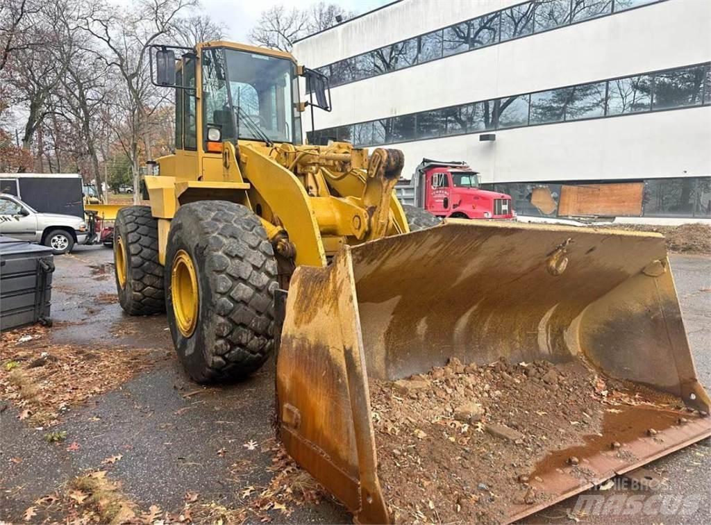 CAT 960F Iekrāvēji uz riteņiem