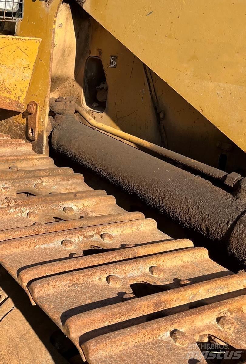 CAT 963C Kāpurķēžu iekrāvēji