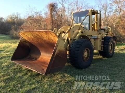 CAT 966 Iekrāvēji uz riteņiem