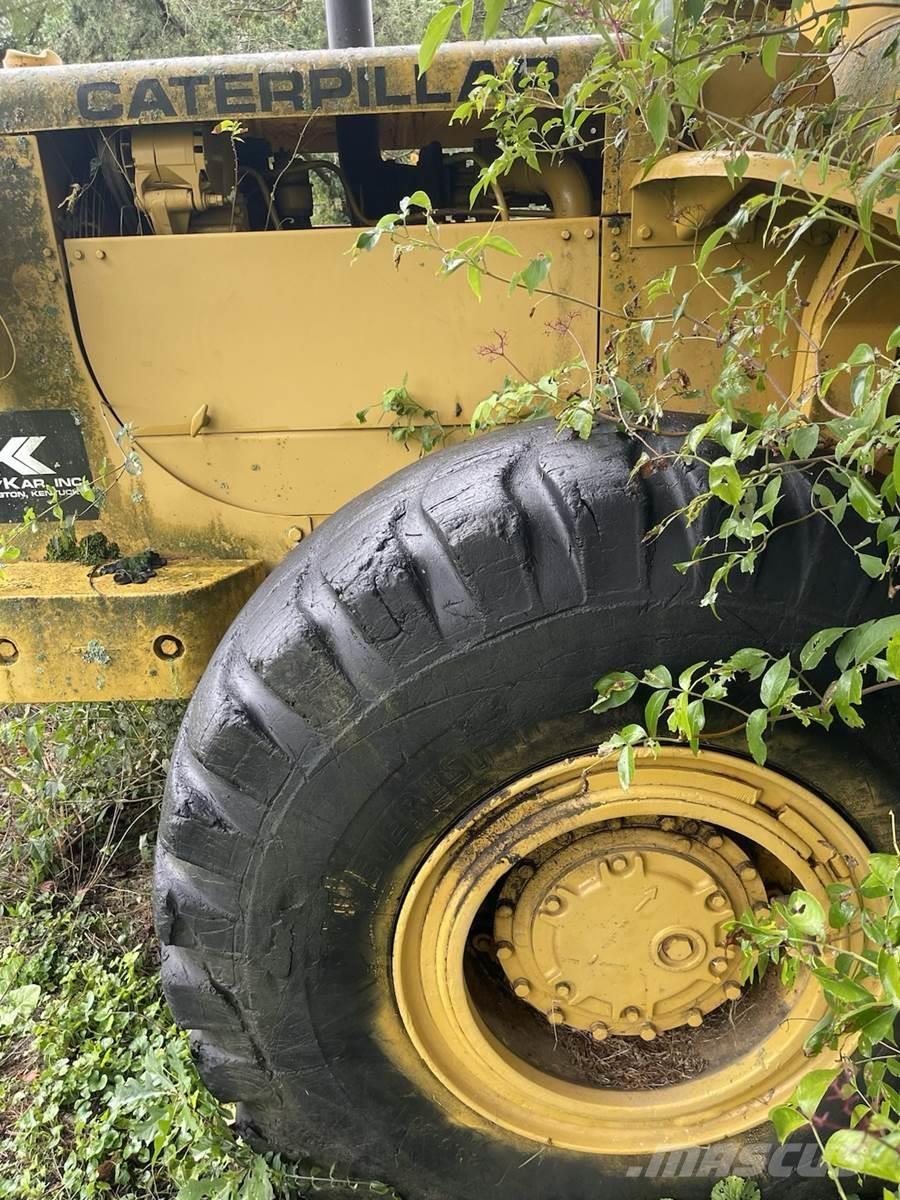 CAT 966 Iekrāvēji uz riteņiem