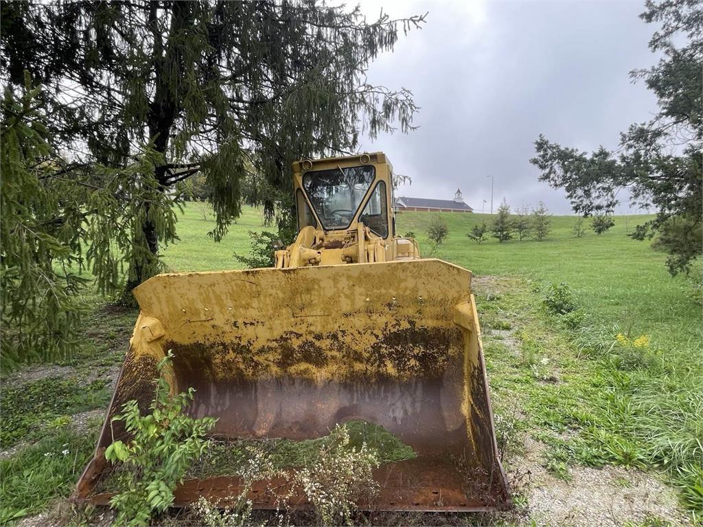 CAT 966 Iekrāvēji uz riteņiem