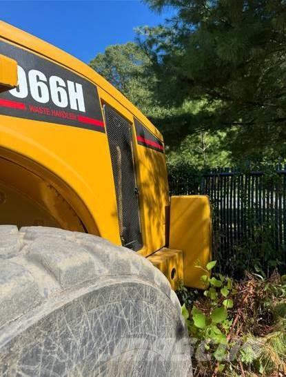 CAT 966H Iekrāvēji uz riteņiem