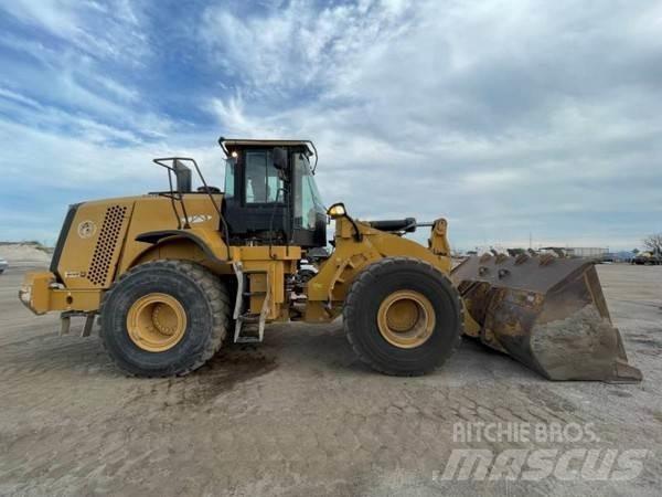 CAT 966K Iekrāvēji uz riteņiem