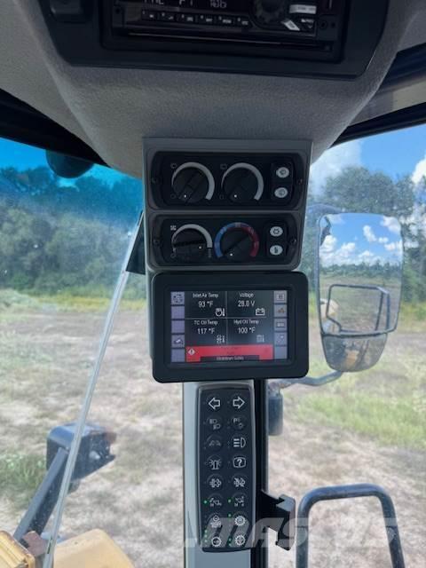 CAT 966M Iekrāvēji uz riteņiem