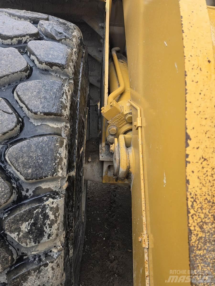 CAT 972H Iekrāvēji uz riteņiem