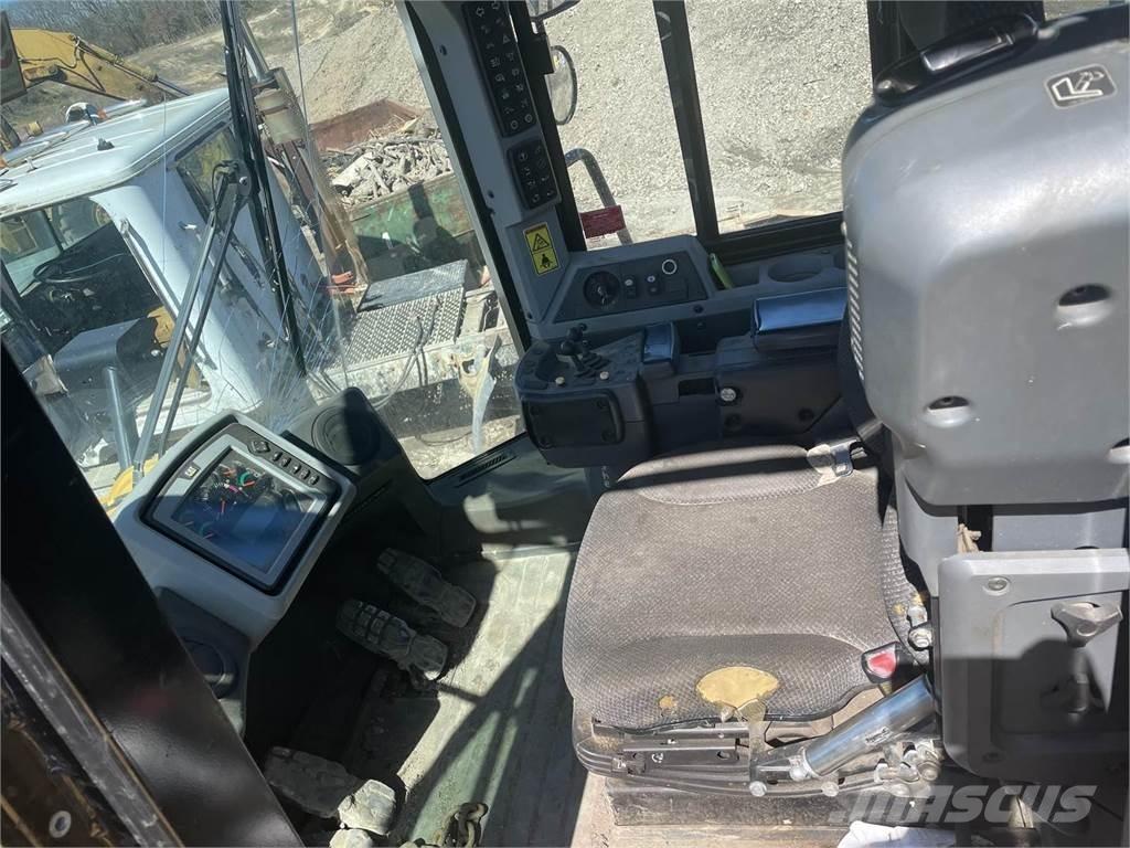 CAT 972K Iekrāvēji uz riteņiem
