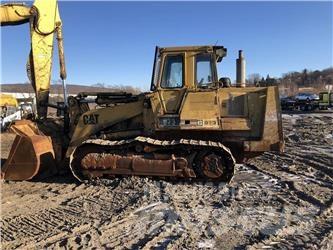 CAT 973 Kāpurķēžu iekrāvēji