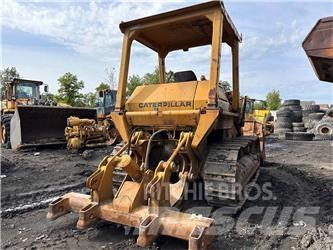 CAT 977 Kāpurķēžu iekrāvēji