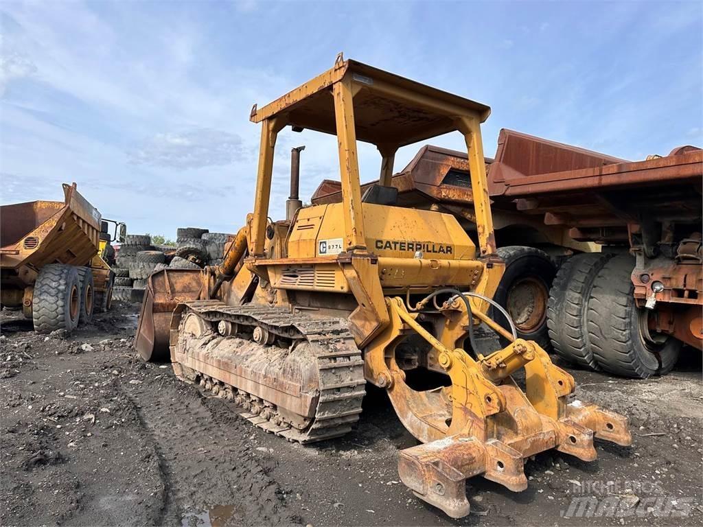 CAT 977 Kāpurķēžu iekrāvēji