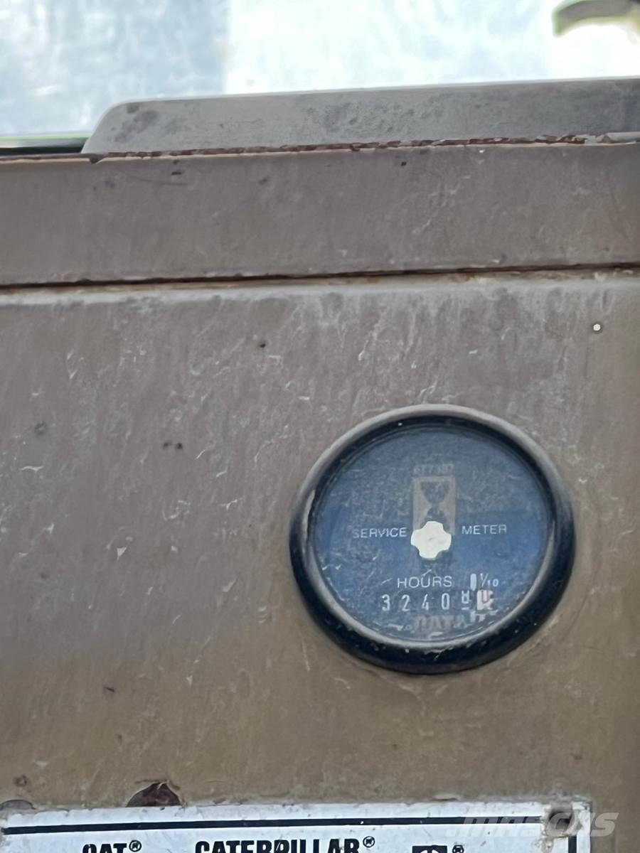 CAT 980F Iekrāvēji uz riteņiem