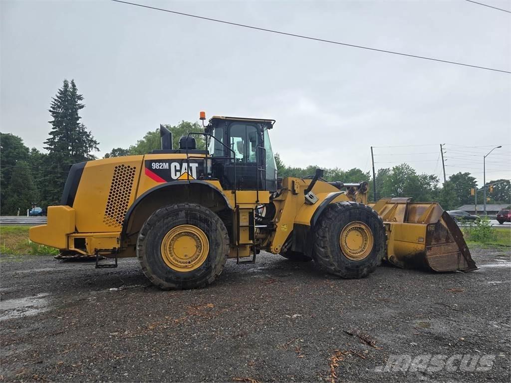 CAT 982M Iekrāvēji uz riteņiem