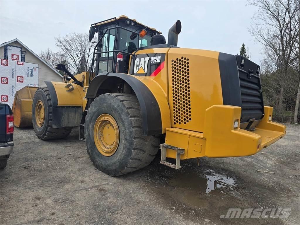 CAT 982M Iekrāvēji uz riteņiem