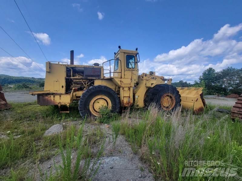 CAT 988B Iekrāvēji uz riteņiem