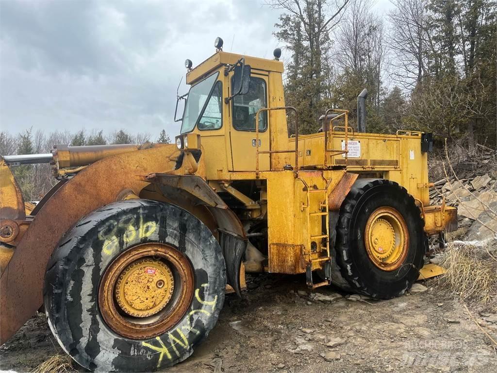 CAT 988B Iekrāvēji uz riteņiem