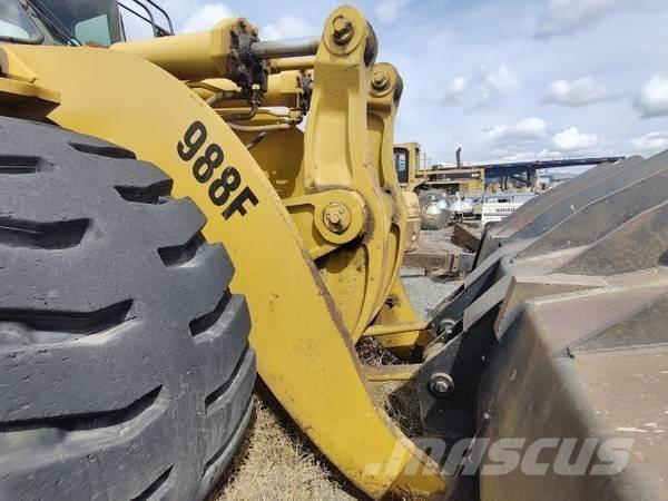 CAT 988F Iekrāvēji uz riteņiem