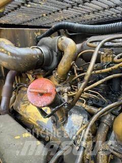 CAT 988F Iekrāvēji uz riteņiem