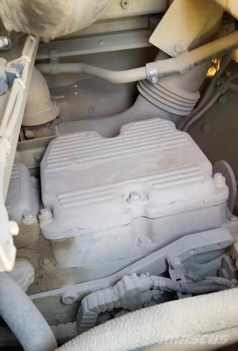 CAT 988K Iekrāvēji uz riteņiem