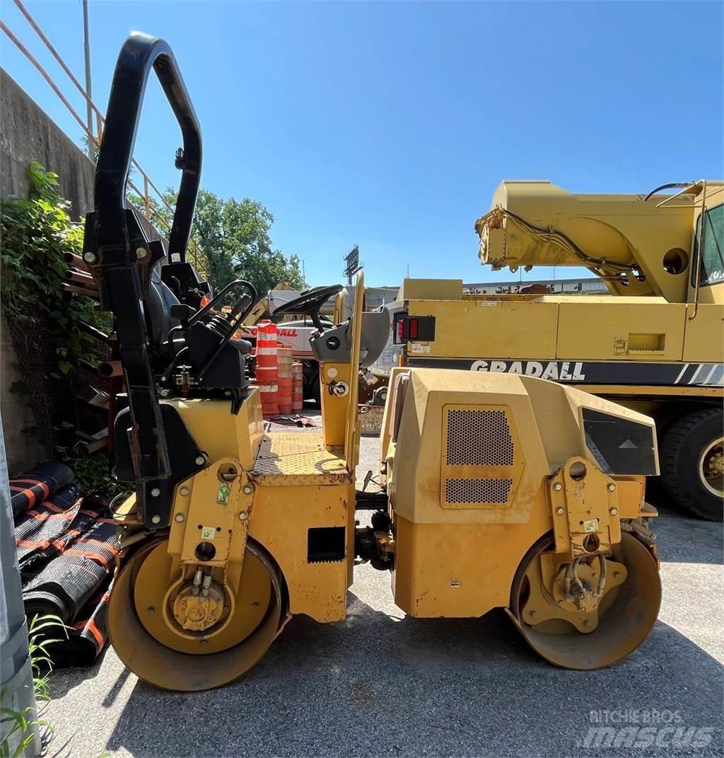 CAT CB22 Vienvalča grunts veltņi