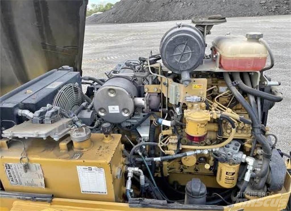 CAT CB34B Vienvalča grunts veltņi