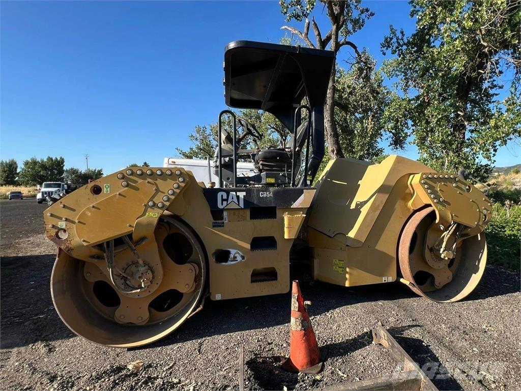 CAT CB54 Vienvalča grunts veltņi
