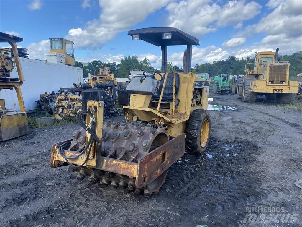 CAT CP323C Augsnes blīvētāji