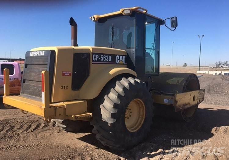 CAT CP563D Piekabināmie vibroveltņi
