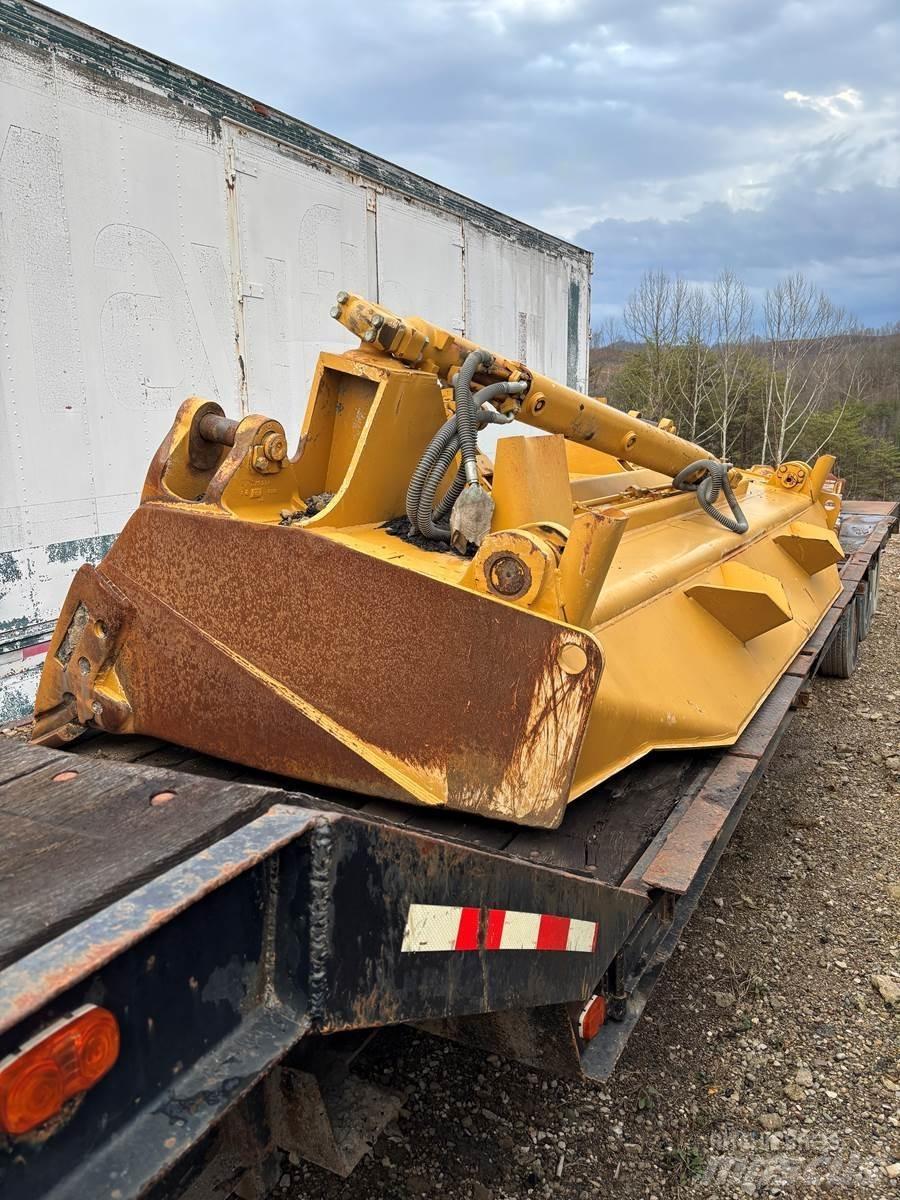 CAT D10R Kāpurķēžu buldozeri