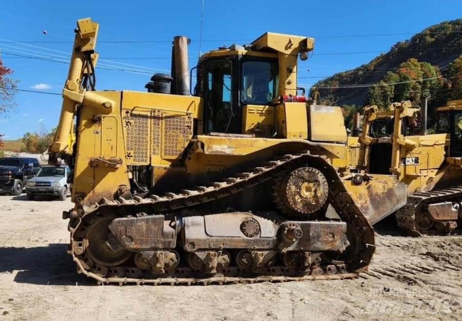 CAT D10T Kāpurķēžu buldozeri