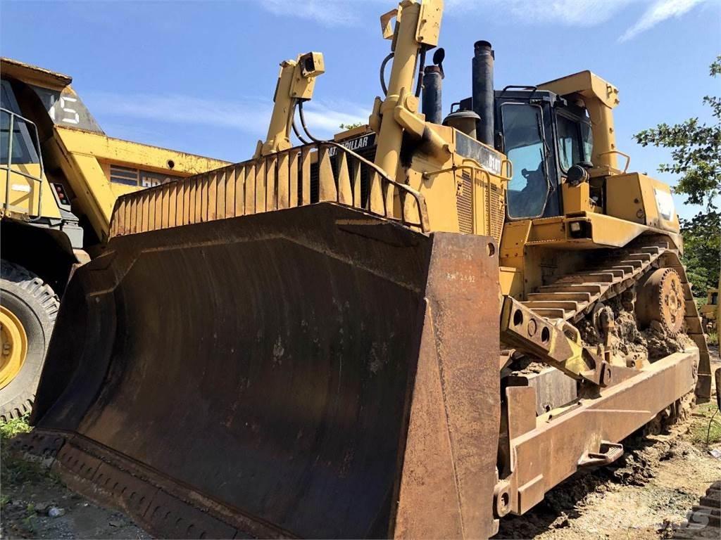 CAT D10T Kāpurķēžu buldozeri