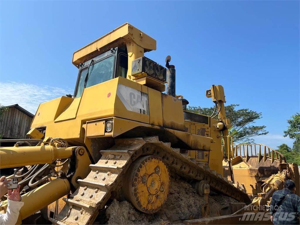CAT D10T Kāpurķēžu buldozeri