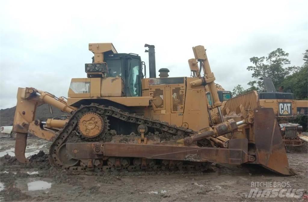 CAT D10T Kāpurķēžu buldozeri