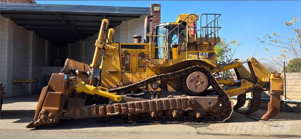 CAT D10T Kāpurķēžu buldozeri