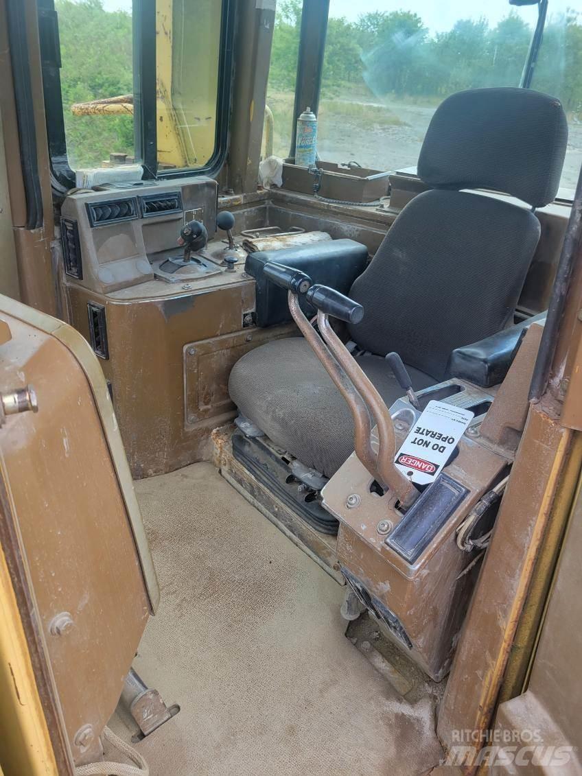 CAT D11N Kāpurķēžu buldozeri