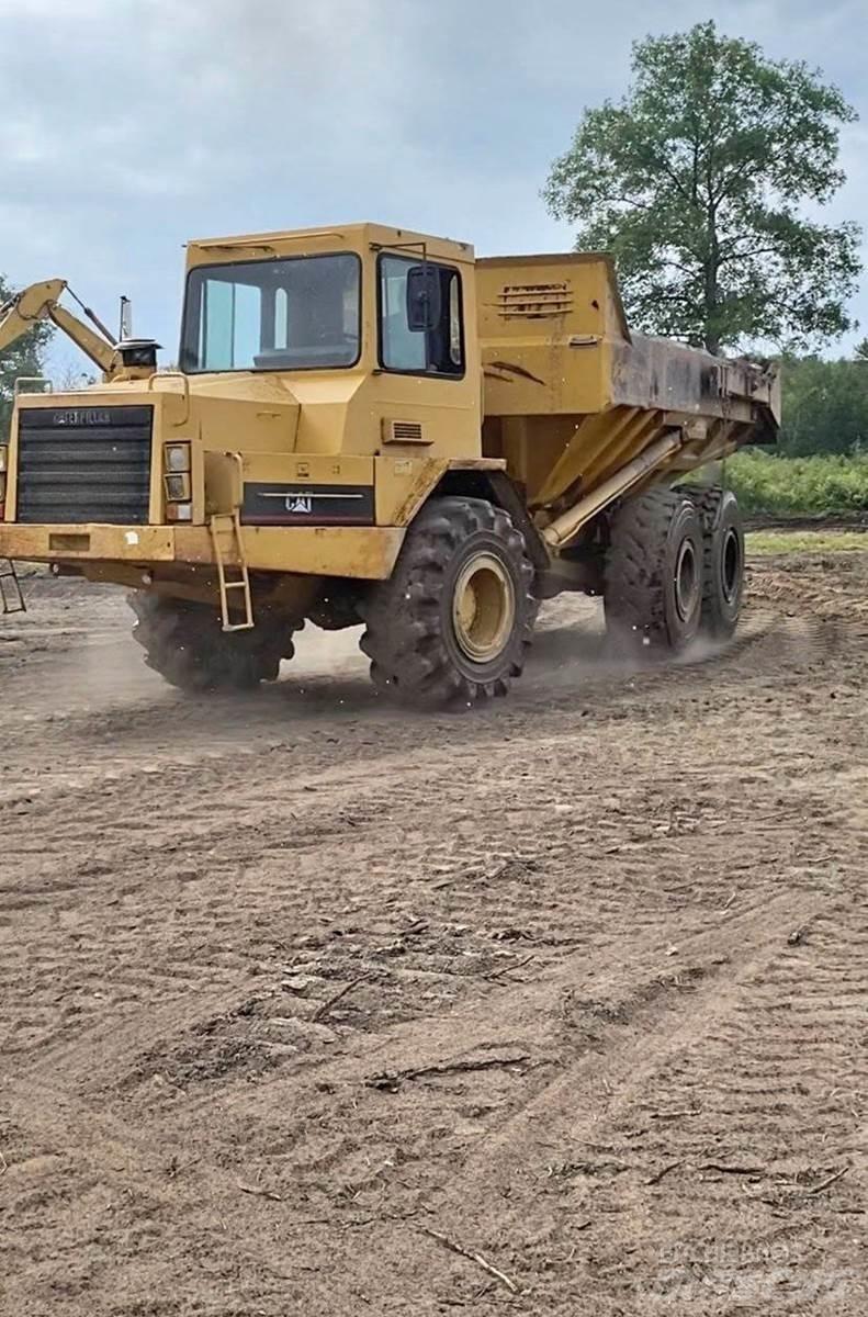 CAT D250B Artikulētie pašizgāzēji