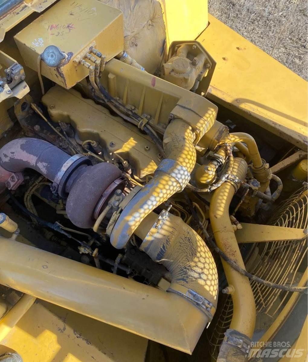 CAT D250B Artikulētie pašizgāzēji