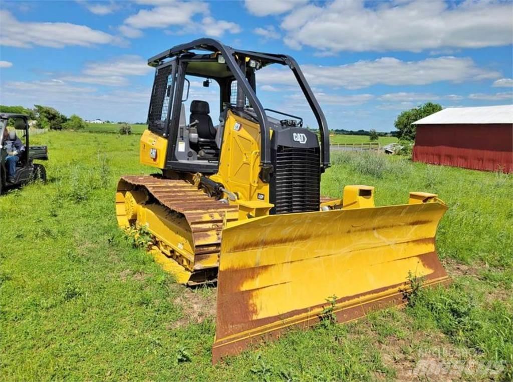 CAT D3 Kāpurķēžu buldozeri