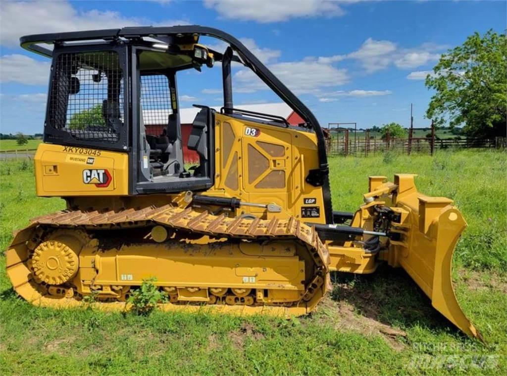 CAT D3 Kāpurķēžu buldozeri