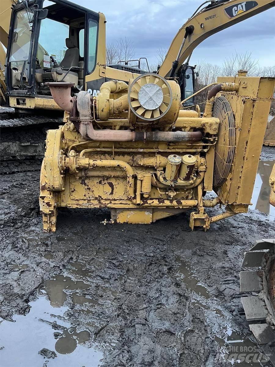 CAT D353 Dzinēji