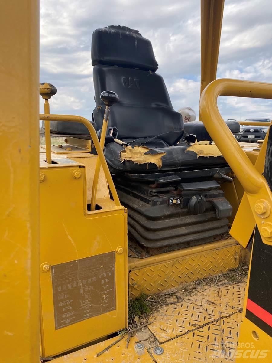 CAT D3C Kāpurķēžu buldozeri